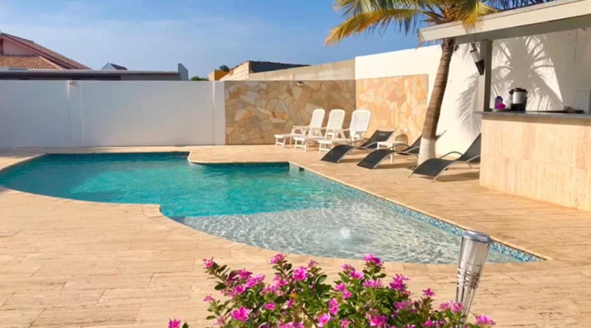 Genesis Apartments Palm Beach Kültér fotó