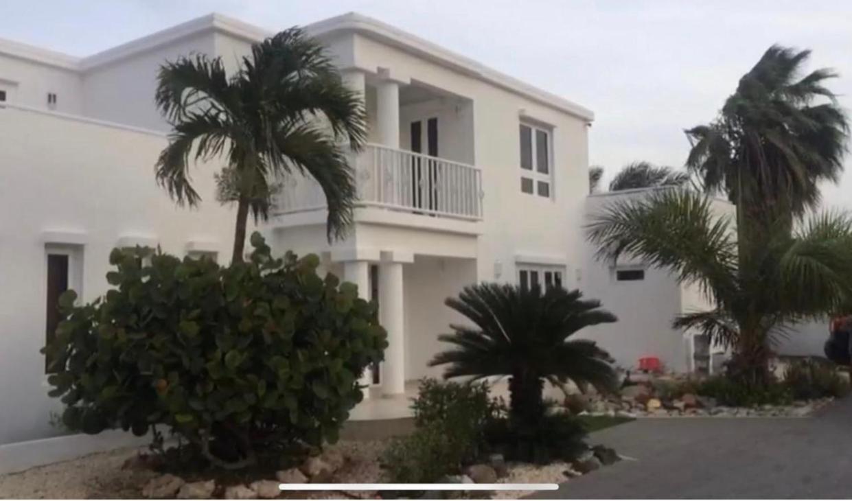 Genesis Apartments Palm Beach Kültér fotó